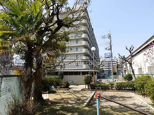 敷地の近くには公園があります。鳥飼北小学校徒歩18分、第二中学校徒歩13分！