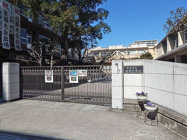 養精中学校[公立]の外観