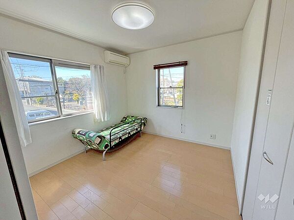 北西側洋室約5.4帖［2026年2月20日撮影］4LDK！各居室に収納有！居住スペースをより広く確保できます！