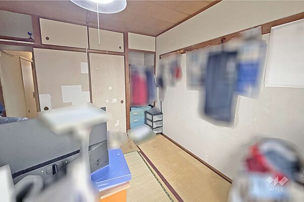 南側和室8帖［2026年5月2日撮影］大きなベッドを置ける広さを確保しています！押入れもあるので、居住空間をより広く確保できます！