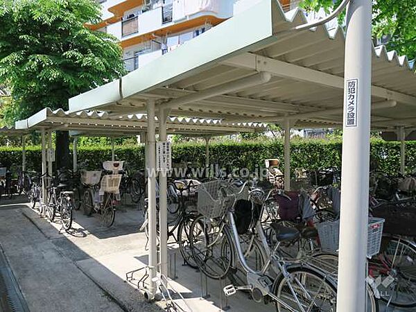 駐輪場もサイクルポート付きです。ラック式で区割りされています。最新の空き状況につきましてはお問い合わせください！