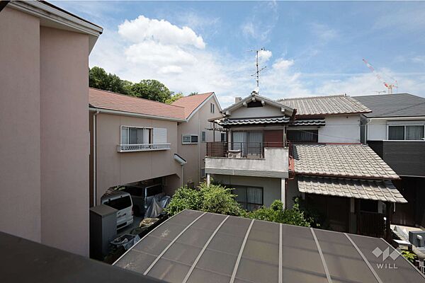 バルコニーからの眺め（北東方向）［2026年5月14日撮影］安威小学校徒歩9分、北中学校徒歩7分！幼稚園や保育園も近くにあり、子育てがしやすい住環境！