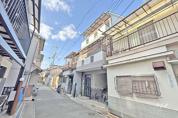 物件の外観（南西側から）［2026年4月15日撮影］外部の視線が気にならない2階リビングプラン！フレキシブルにお使いいただける造りです！