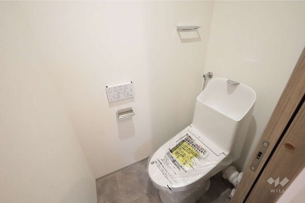 トイレ［2026年6月22日撮影］トイレは洗面室内にあります。白基調で清潔感のある空間です！トイレも交換済です！