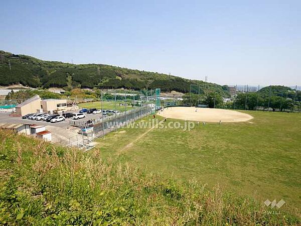茨木市桑原運動広場（グラウンド・庭球場）の外観