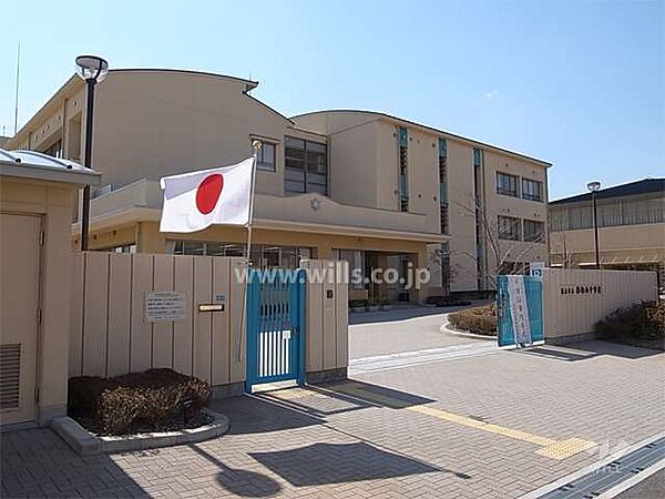 彩都西中学校[公立]の外観