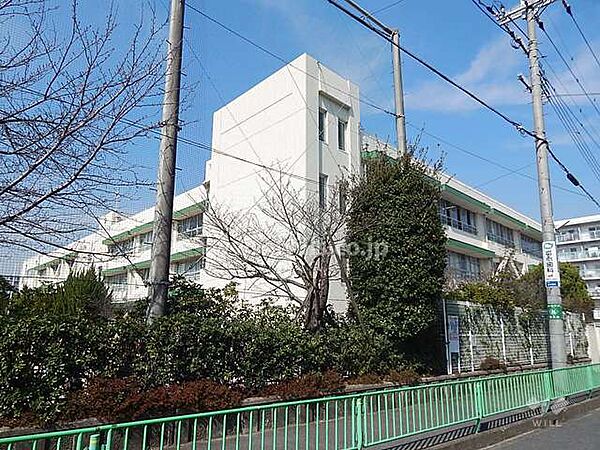 中条小学校[公立]の外観