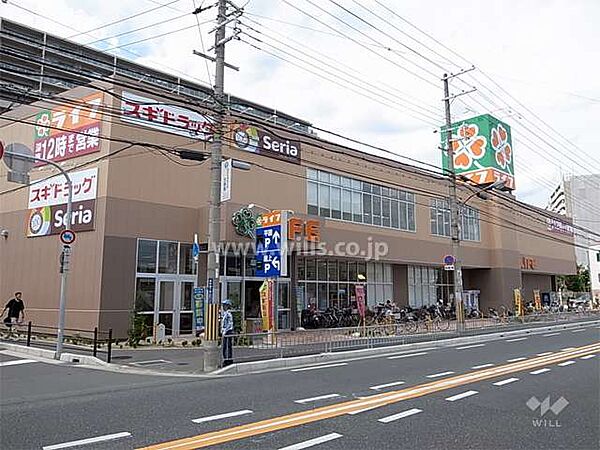 ライフ(岸部店)の外観