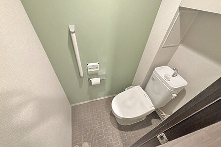 トイレ［2026年7月19日撮影］アクセントクロスがお洒落なトイレです。