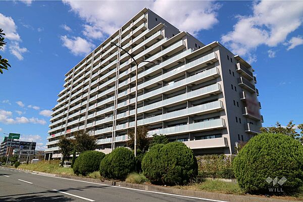 パークナード・レーベン茨木さわらぎの外観（南東側から）大阪モノレール本線「沢良宜駅」徒歩5分！阪急京都線「南茨木駅」へも徒歩19分でアクセス可能！