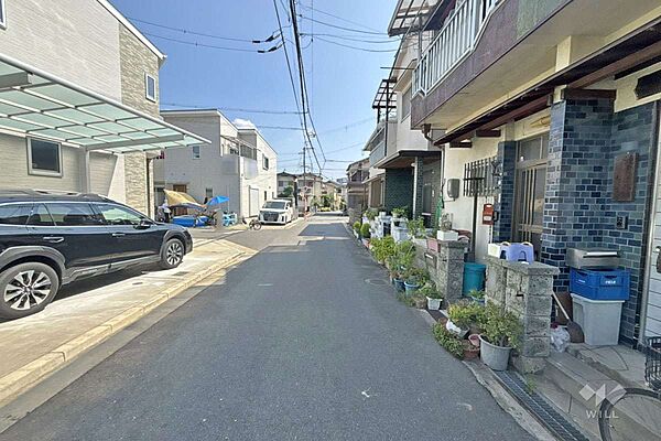 物件の東側前面道路（北側から）［2026年7月21日撮影］中央環状線が近くを走っており、車での移動が便利な立地！平坦地のため、自転車での移動もスムーズ！