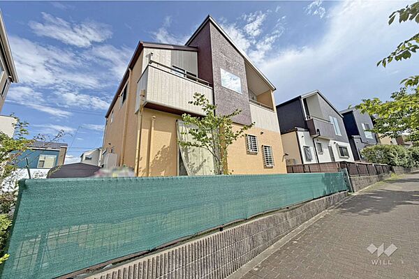 物件の外観（北側から）［2026年7月26日撮影］ウォークインクローゼット2ヶ所あり！居住スペースをより広く確保できます！食洗器や浴室乾燥機等室内設備も充実！