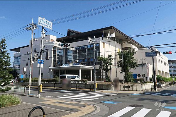 中条市民プールの外観