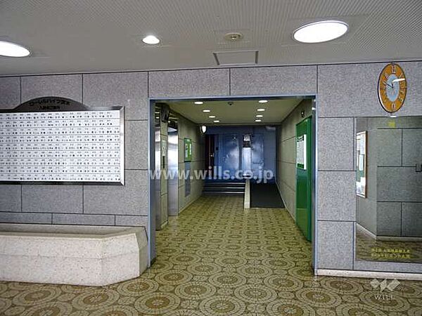エントランスホール。2沿線利用可能の好立地！東海道本線「JR総持寺駅」徒歩4分、阪急京都線「総持寺駅」徒歩11分！