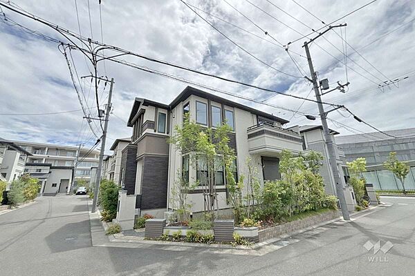 物件の外観（北西側から）［2026年8月15日撮影］敷地面積33坪！分譲地内の角地です！周辺は商業施設が充実しています！