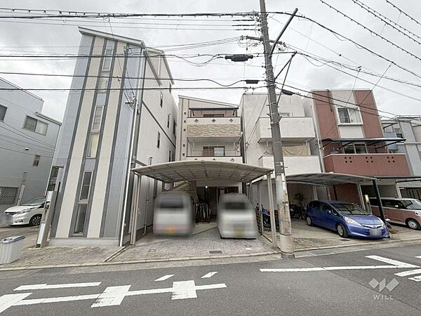 物件の外観（南西側から）［2026年8月17日撮影］LDKを含む全居室に収納があり、居住スペースをより広く確保できます！屋上ルーフバルコニー付きのお住まい！