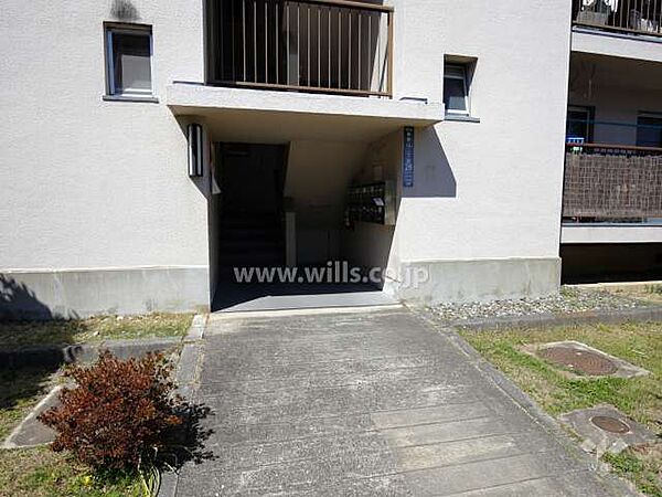 Ａ26棟の住戸出入り口（共用ポスト）2026年9月室内フルリフォーム実施！水回り設備も新調！詳細につきましてはお問い合わせください。