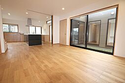 大分市東八幡戸建て 5SLDKのリビング/ダイニング