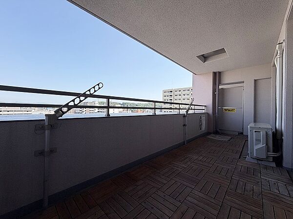 奥行きのあるバルコニー