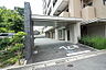 エントランス：車寄せスペースあり