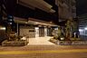 エントランス：夜のエントランス