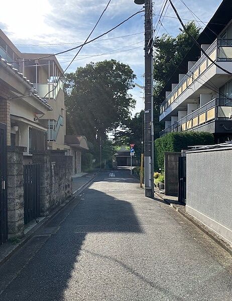 現地（2026年6月）撮影。北東側幅員約3.6ｍ、接道約11.23ｍ。