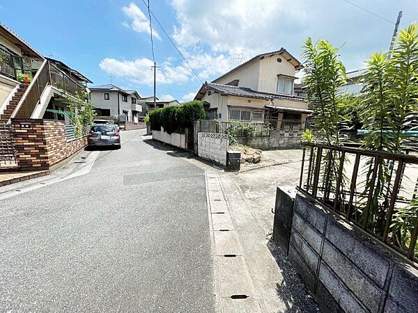 北側公道幅5.2ｍです。