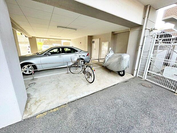 バイク置き場　駐輪場があります。