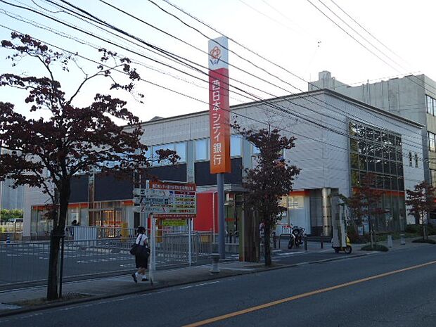 西日本シティ銀行折尾支店（653m）