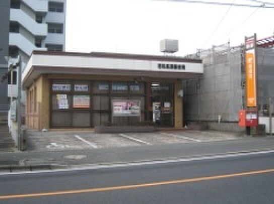 若松高須郵便局（658m）