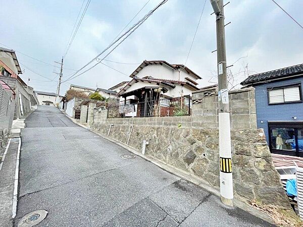 上物あり（木造瓦葺2階建　104.96平米　昭和47年12月築）