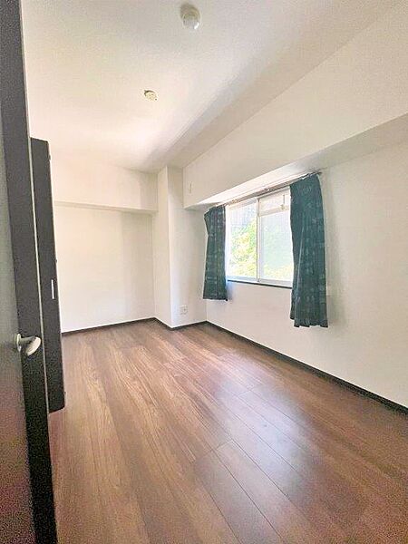 住む人のこだわりを活かす洋室です。お好きにアレンジしてください。