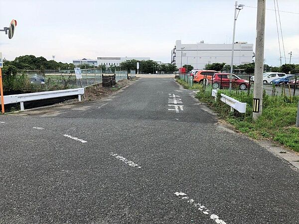 前面道路幅7ｍです。　蓄電池用地としての利用はできません。