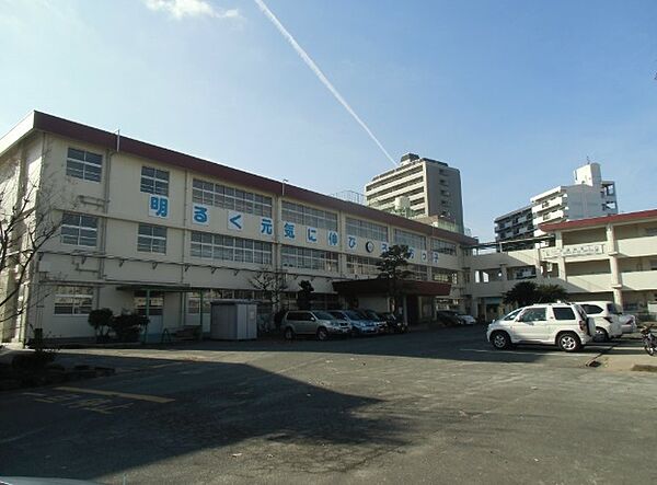 北九州市立北方小学校（267m）