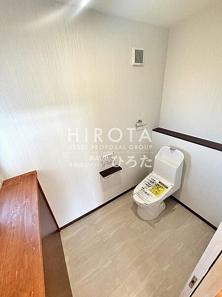 1階も2階もウォシュレット付きで便座が温かいの冬でも安心です　