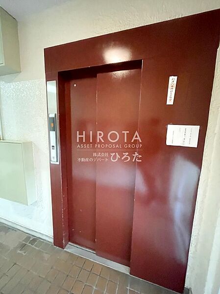 エレベーター付きです。