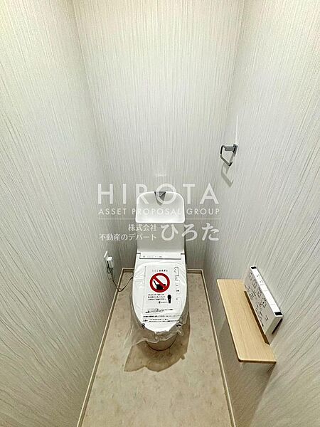 温水洗浄暖房便座が魅力的なトイレです。