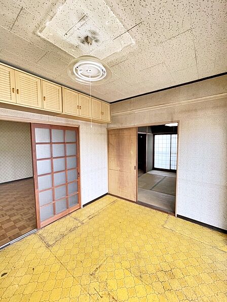 上部に収納棚があるのでお部屋をすっきり使えます。