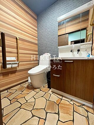 トイレは1階と...