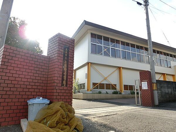 直方市立上頓野小学校（1496m）