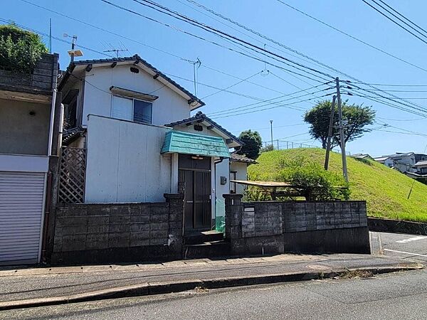 西鉄バス「日の峯入口」徒歩3分、折尾駅まで徒歩12分の乗車です。