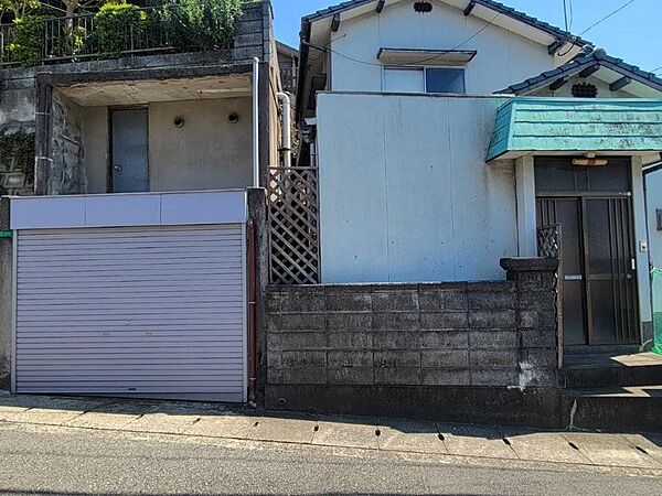 北西角地の土地です。