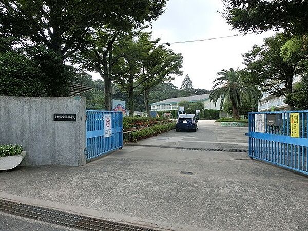 北九州市立到津小学校（576m）