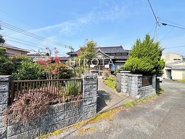 バス停「春吉志」まで徒歩1分　