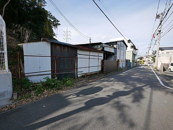 コンビニ　スーパーまで徒歩5分圏内。