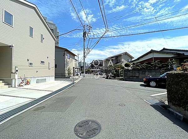 周辺閑静な住宅街です