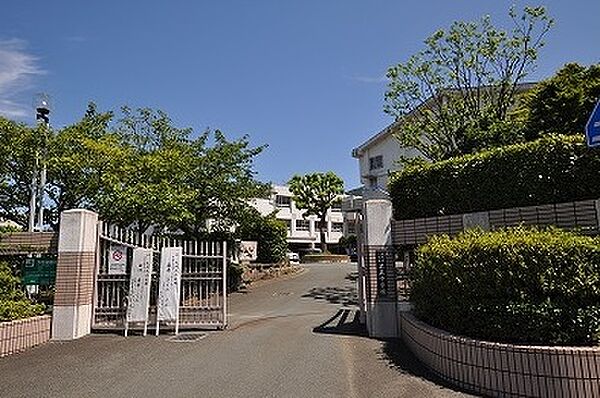 北九州市立花尾中学校（605m）
