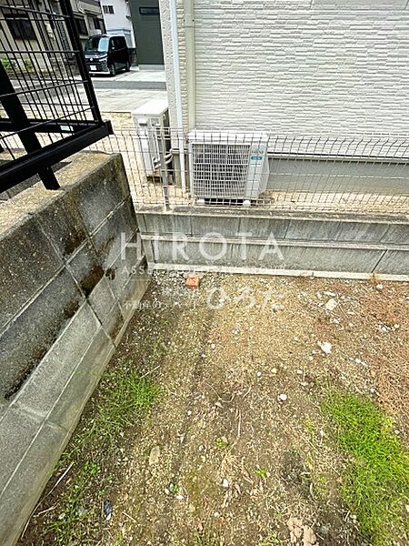 隣地との境界です。