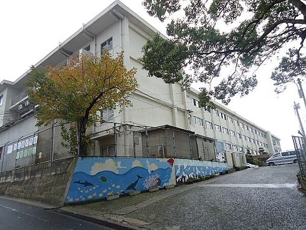 北九州市立本城中学校（762m）