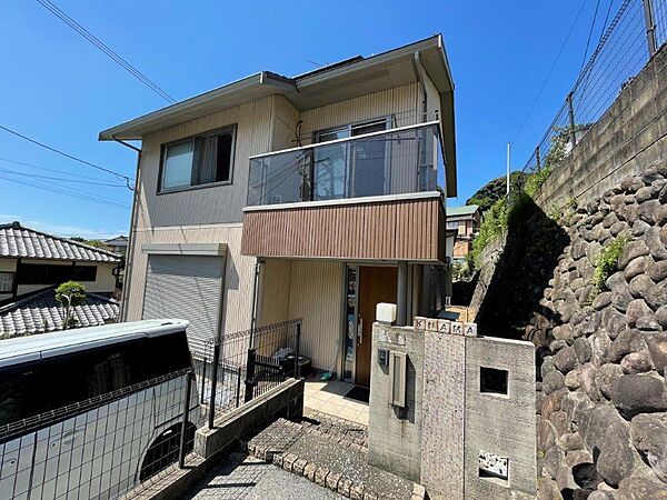 西鉄バス「山王三丁目」徒歩4分です。